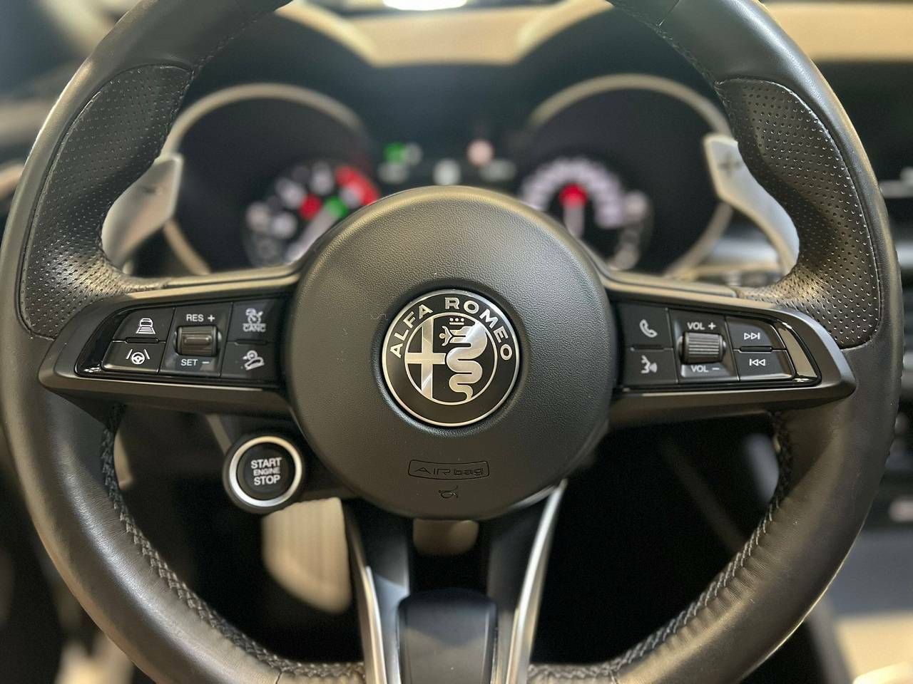 Foto Alfa Romeo Stelvio 16