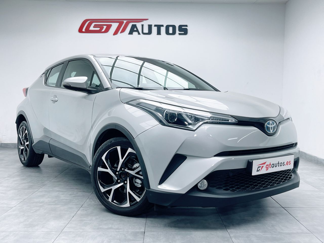 Foto Toyota C-HR 11