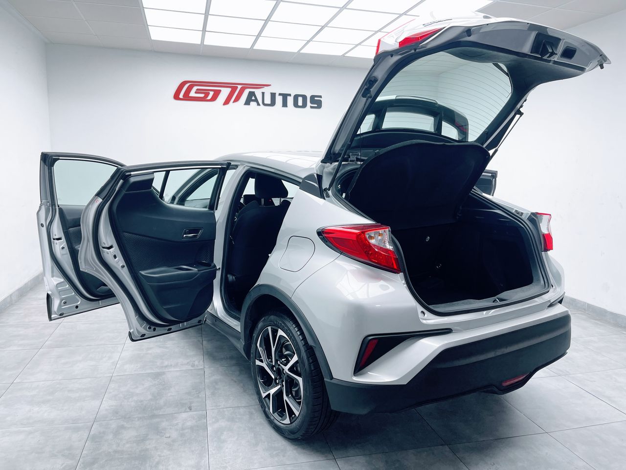 Foto Toyota C-HR 5