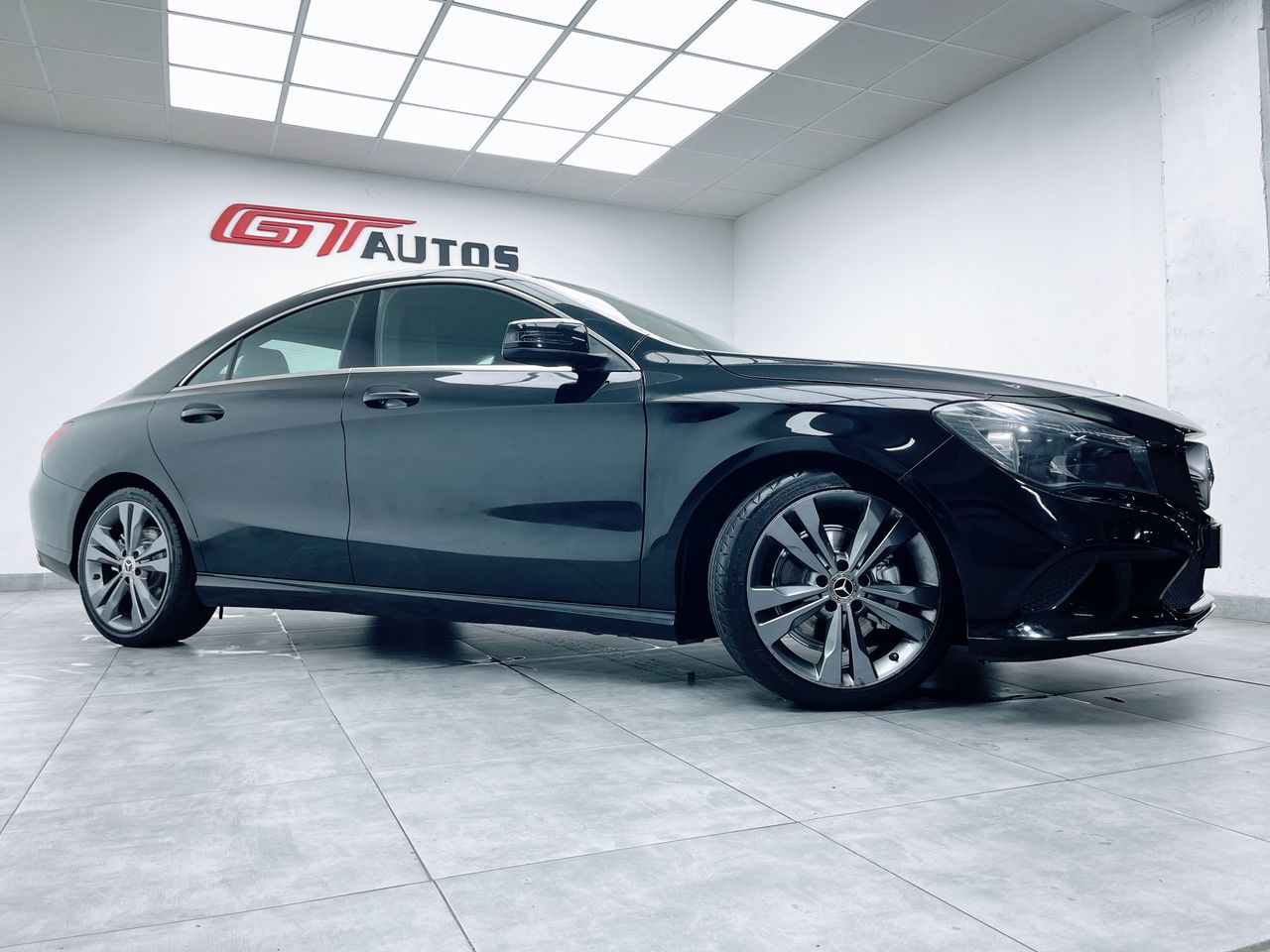 Foto Mercedes-Benz Clase CLA 11