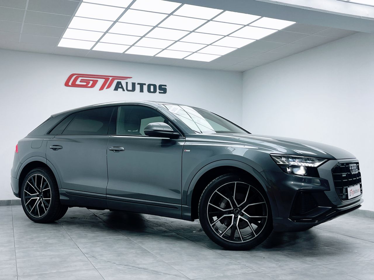 Foto Audi Q8 6