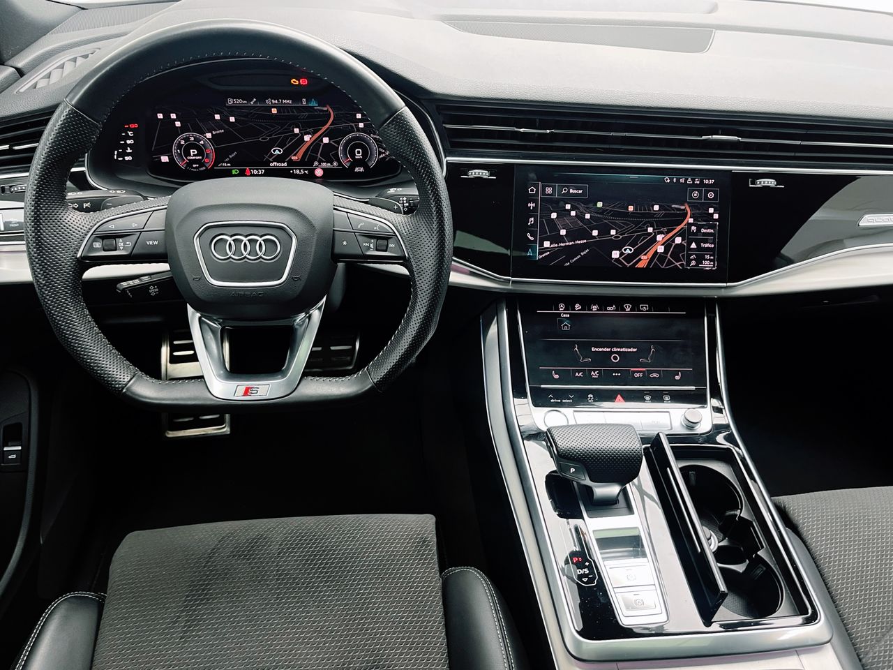 Foto Audi Q8 8