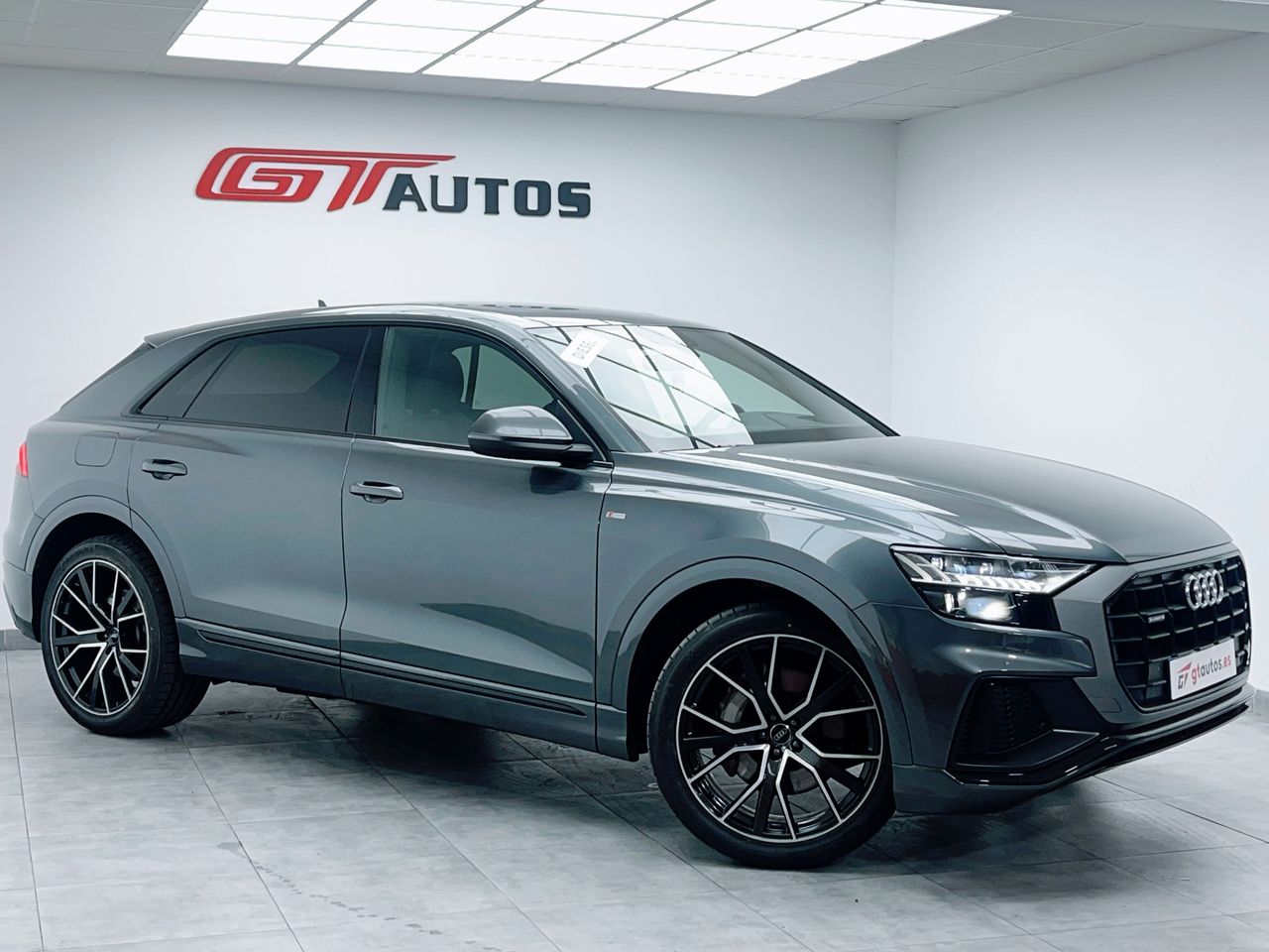 Foto Audi Q8 11