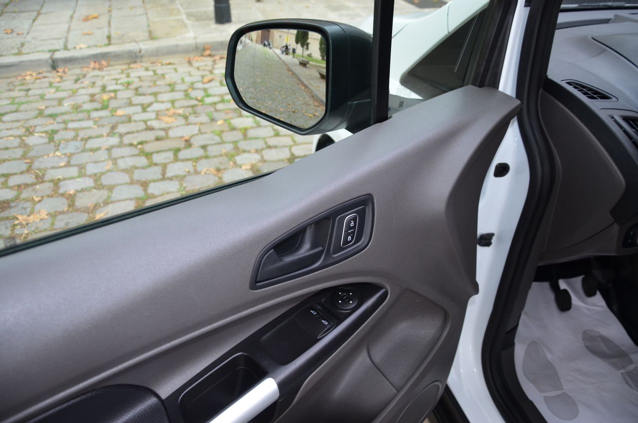 Foto Ford Transit Connect 32