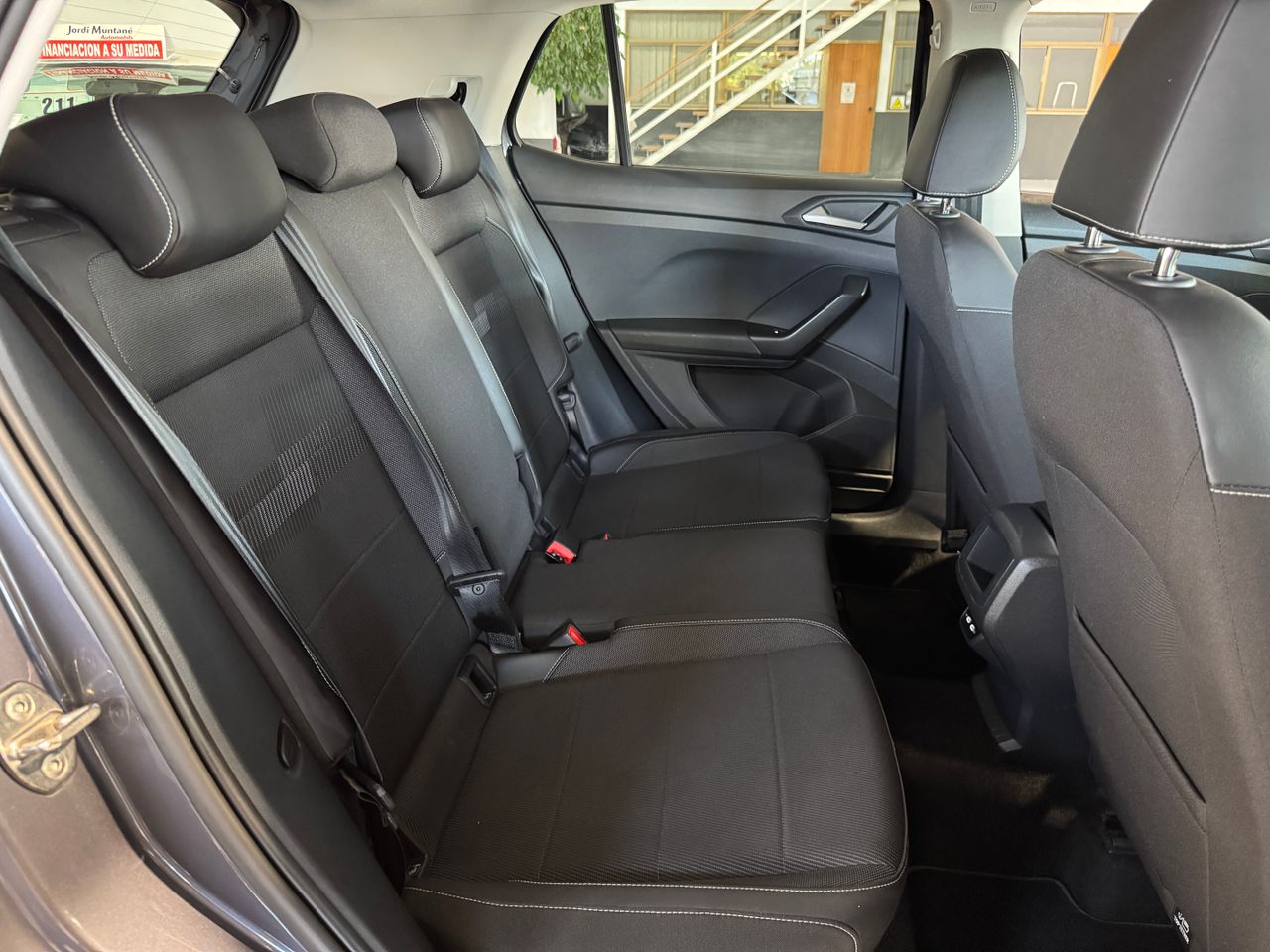 Foto Volkswagen T-Cross 29