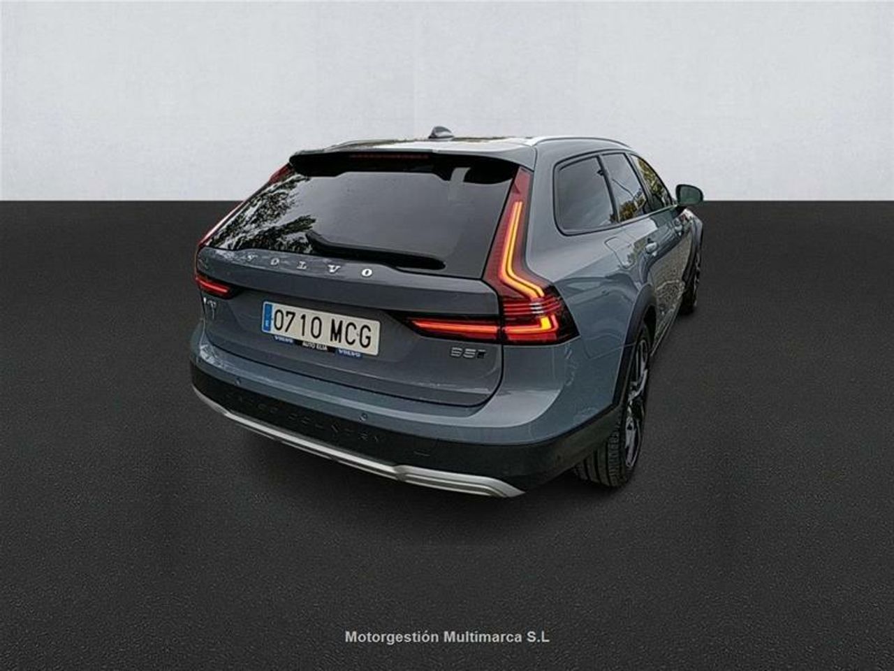 Foto Volvo V90 Cross Country 4