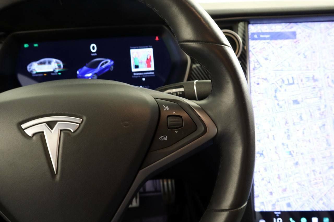 Foto Tesla Model  S 28