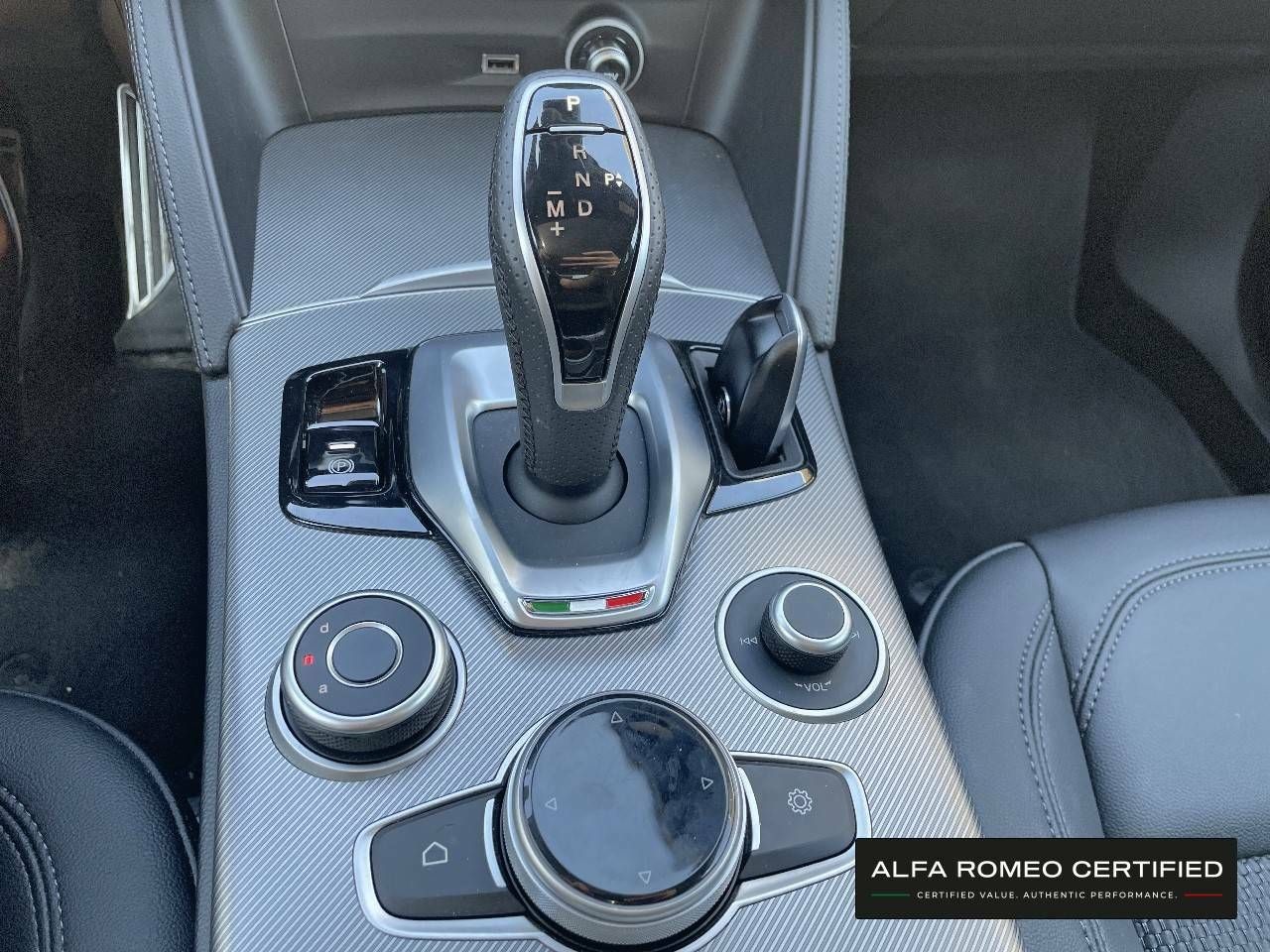 Foto Alfa Romeo Stelvio 15