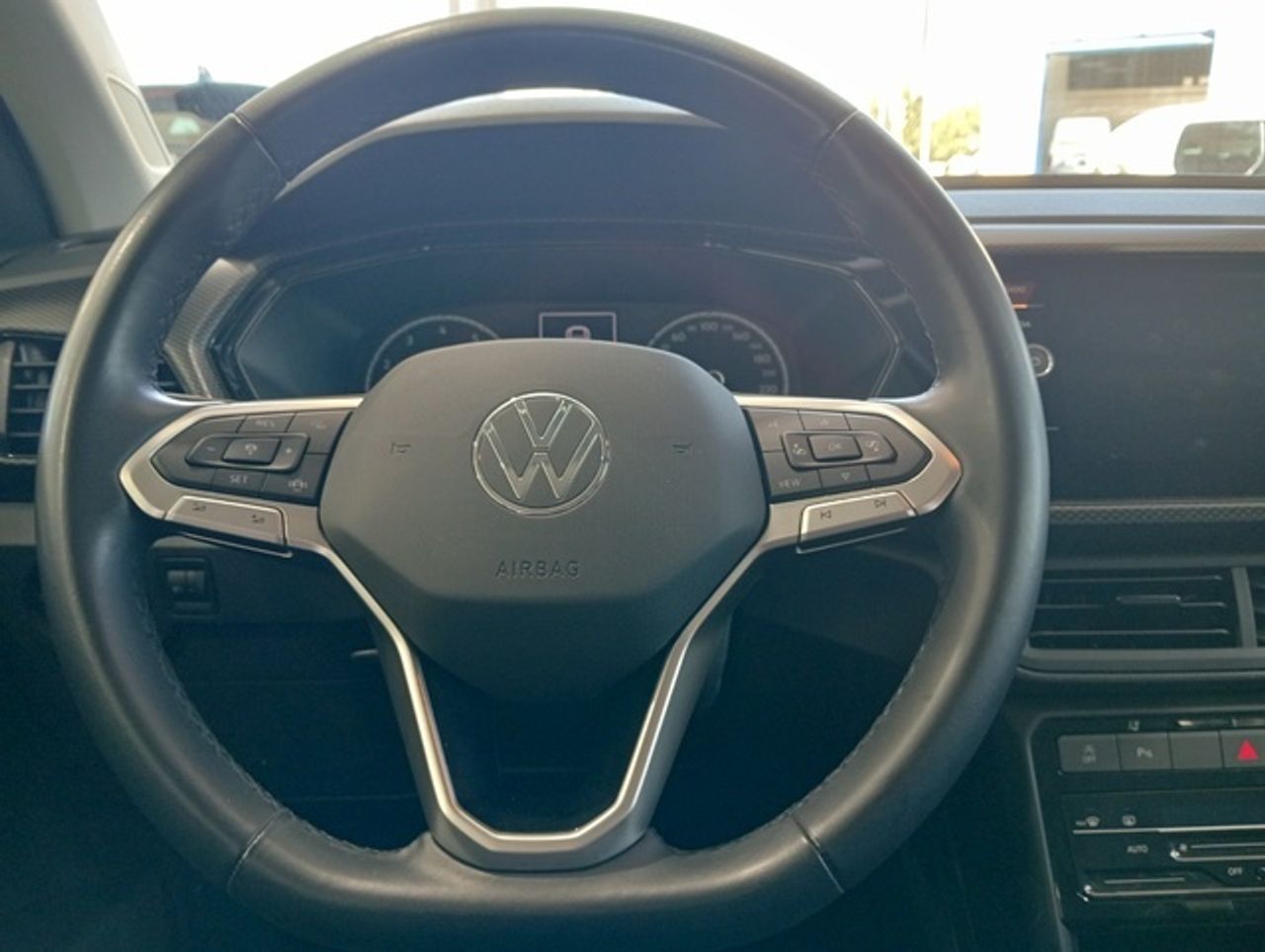 Foto Volkswagen T-Cross 16