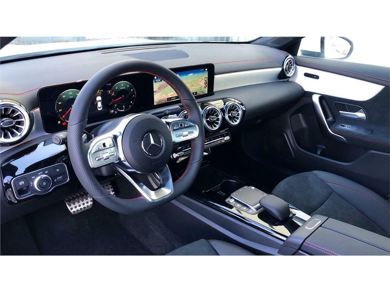 Foto Mercedes-Benz Clase CLA 11