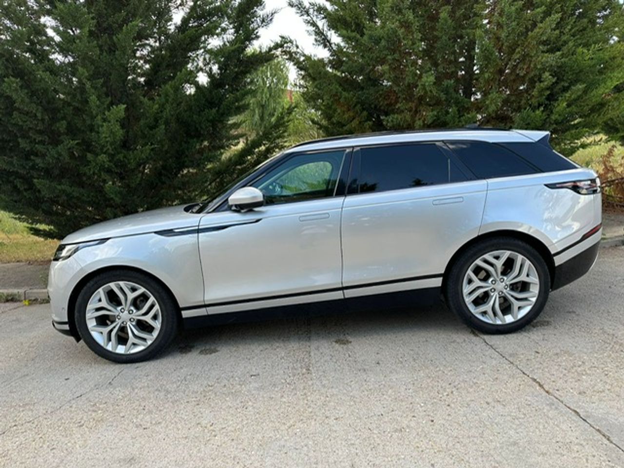 Foto Land-Rover Range Rover Velar 25