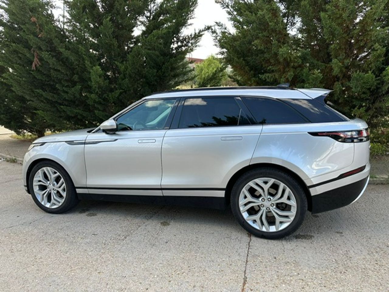 Foto Land-Rover Range Rover Velar 26