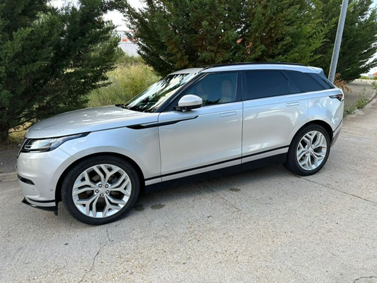 Foto Land-Rover Range Rover Velar 27