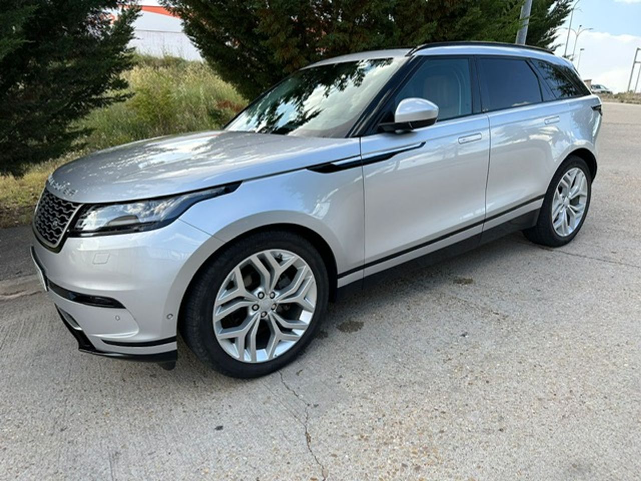 Foto Land-Rover Range Rover Velar 29