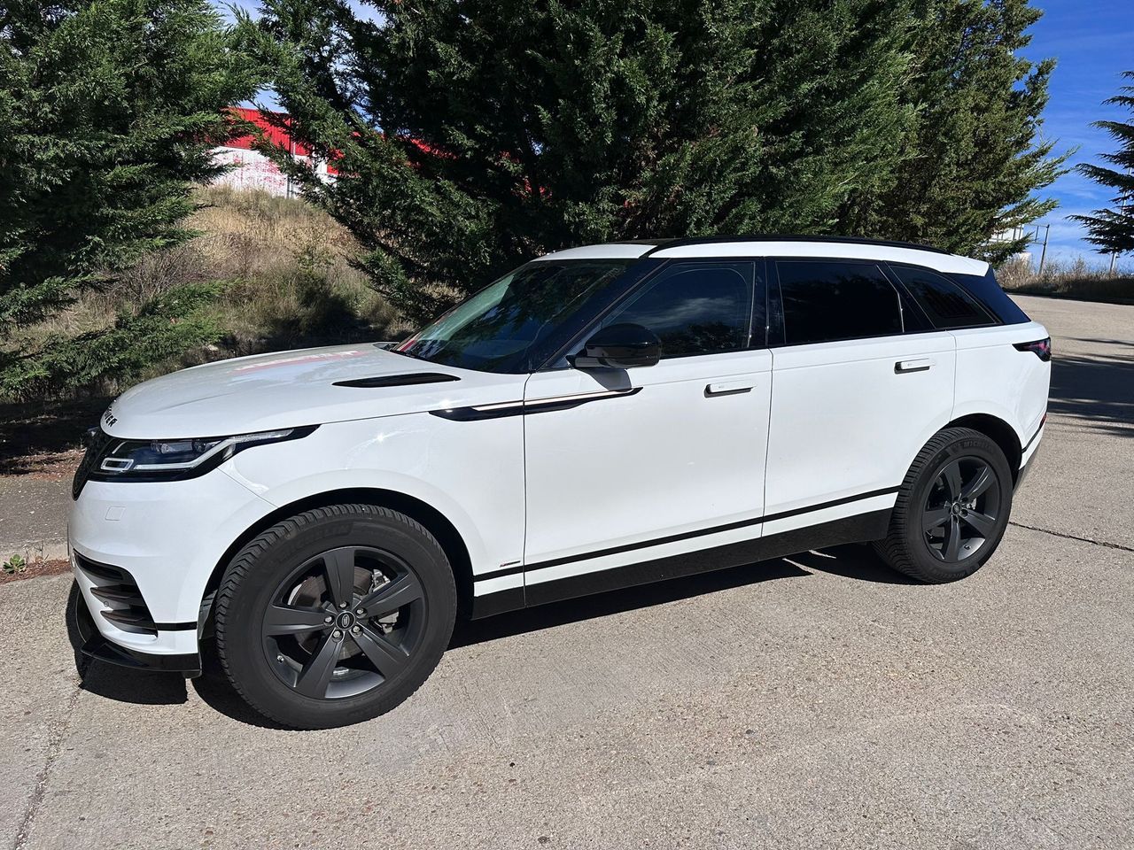 Foto Land-Rover Range Rover Velar 22