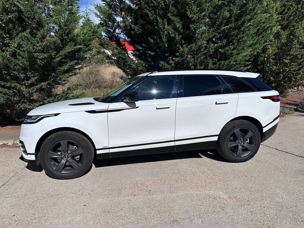 Foto Land-Rover Range Rover Velar 23