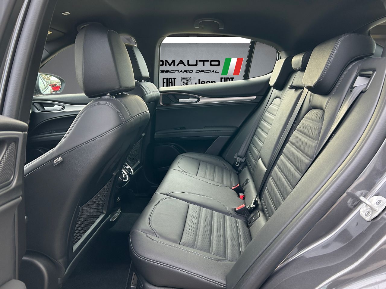 Foto Alfa Romeo Stelvio 11