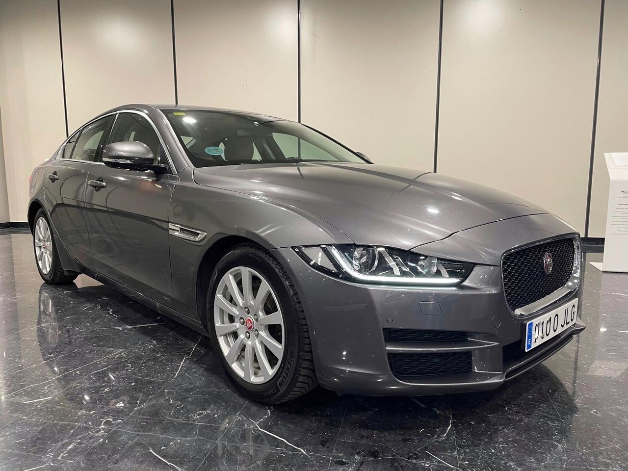 Foto Jaguar XE 2