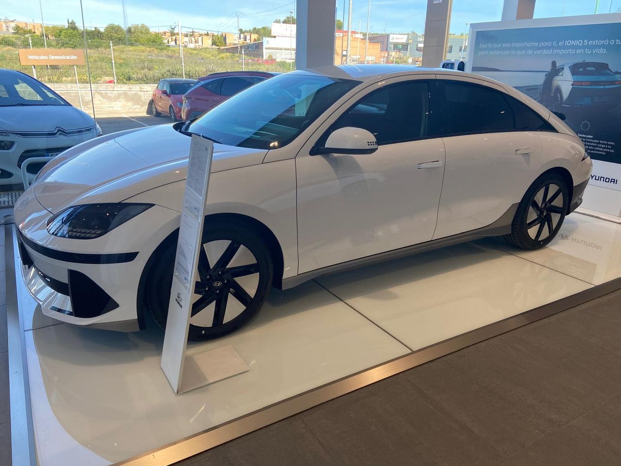 Foto Hyundai IONIQ 3