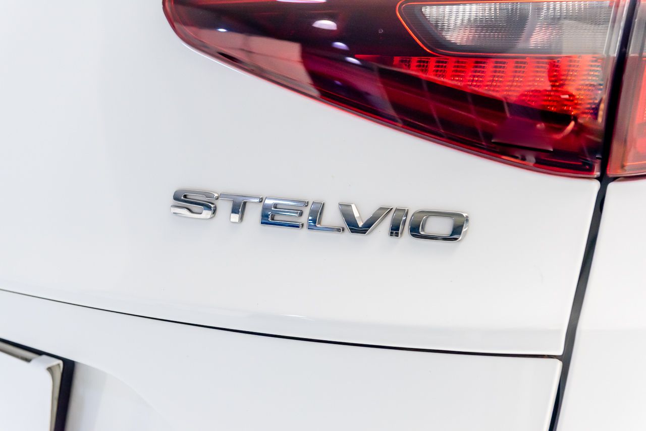 Foto Alfa Romeo Stelvio 36