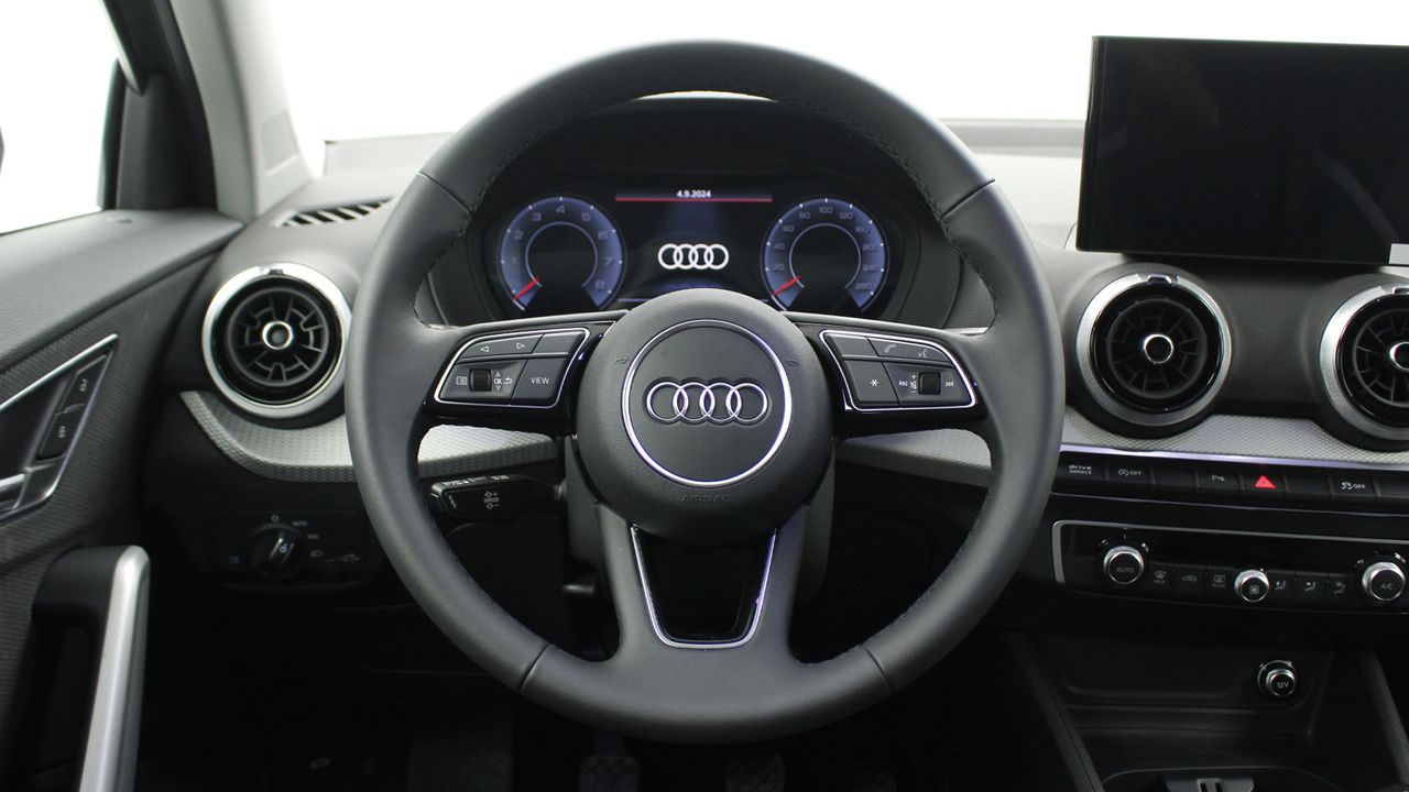 Foto Audi Q2 24