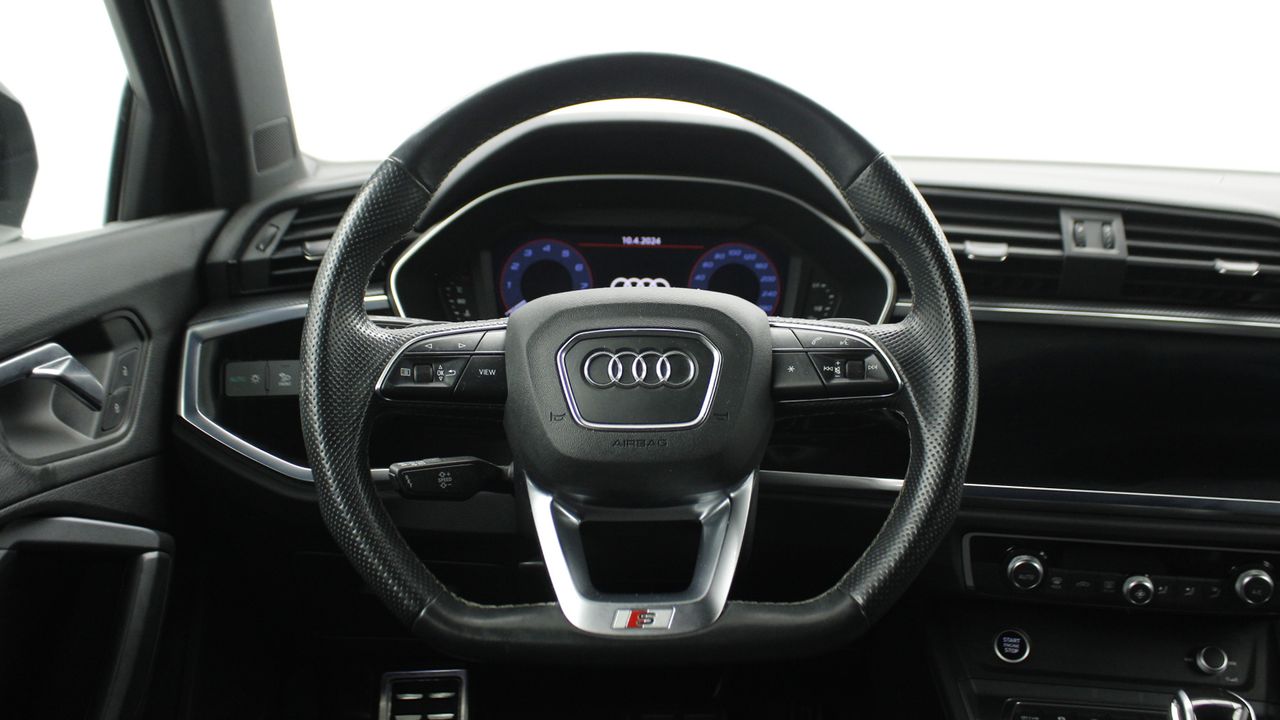 Foto Audi Q3 24