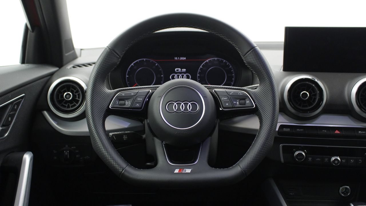 Foto Audi Q2 24