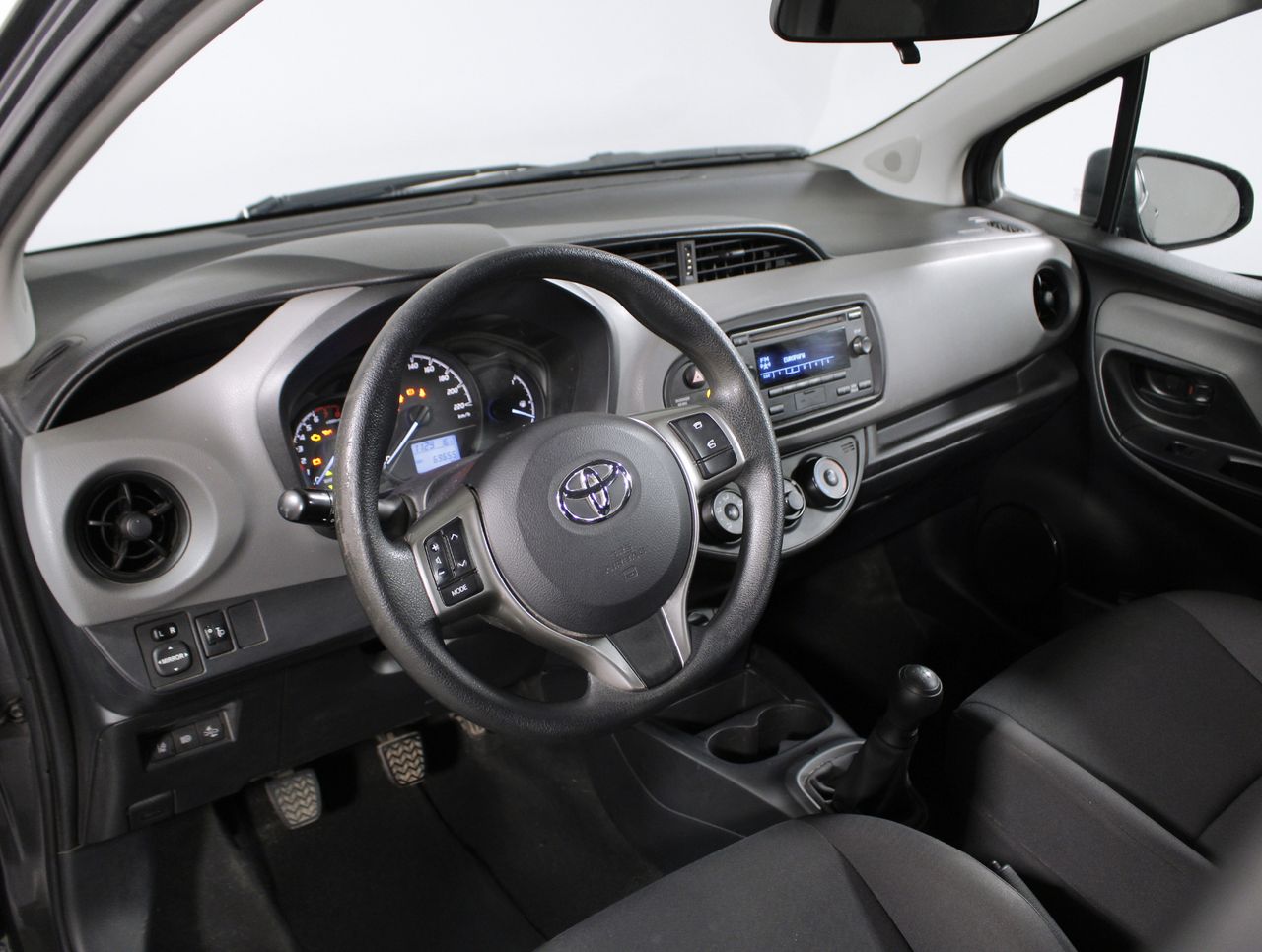 Foto Toyota Yaris 28