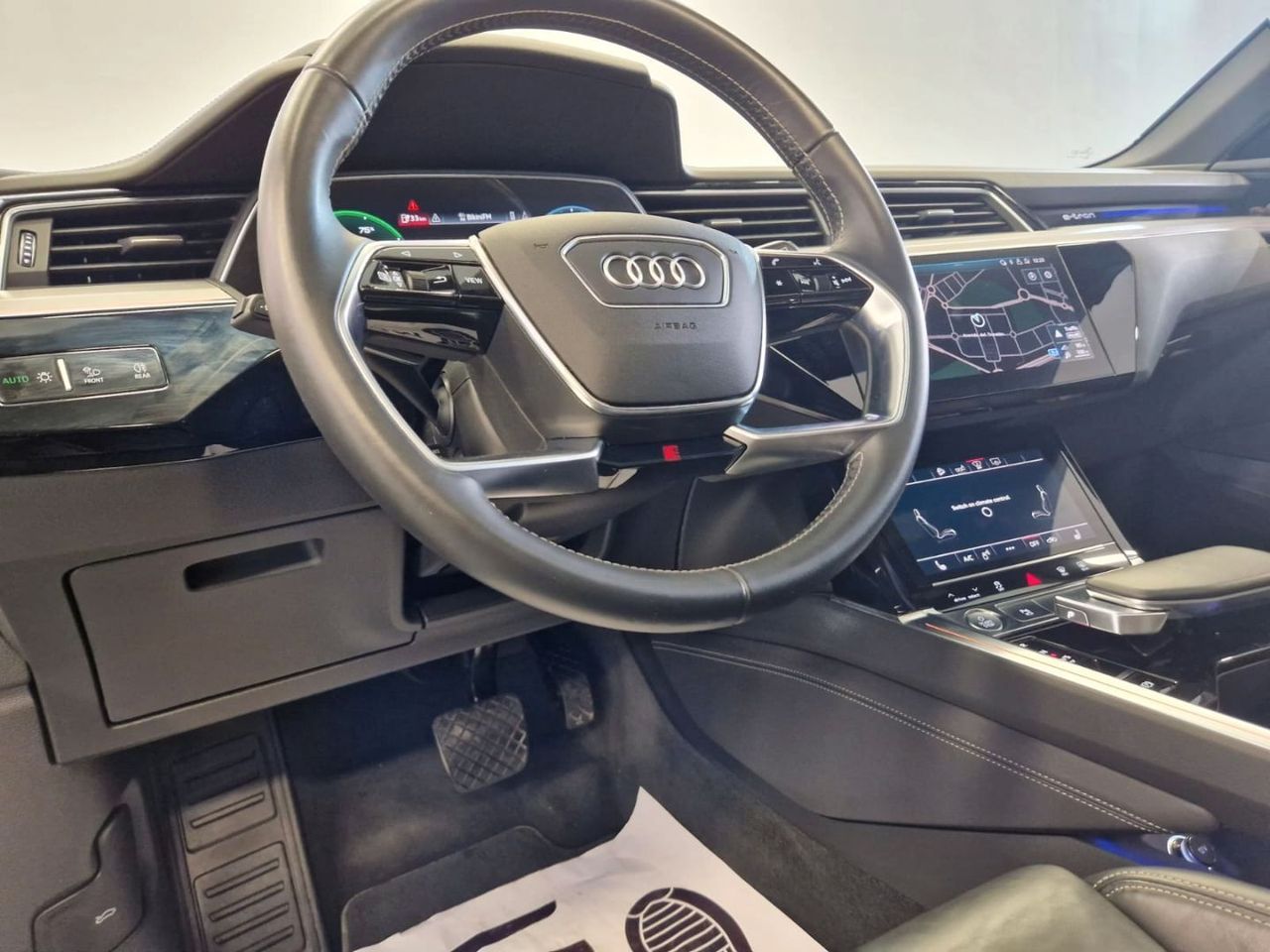 Foto Audi E-tron 80