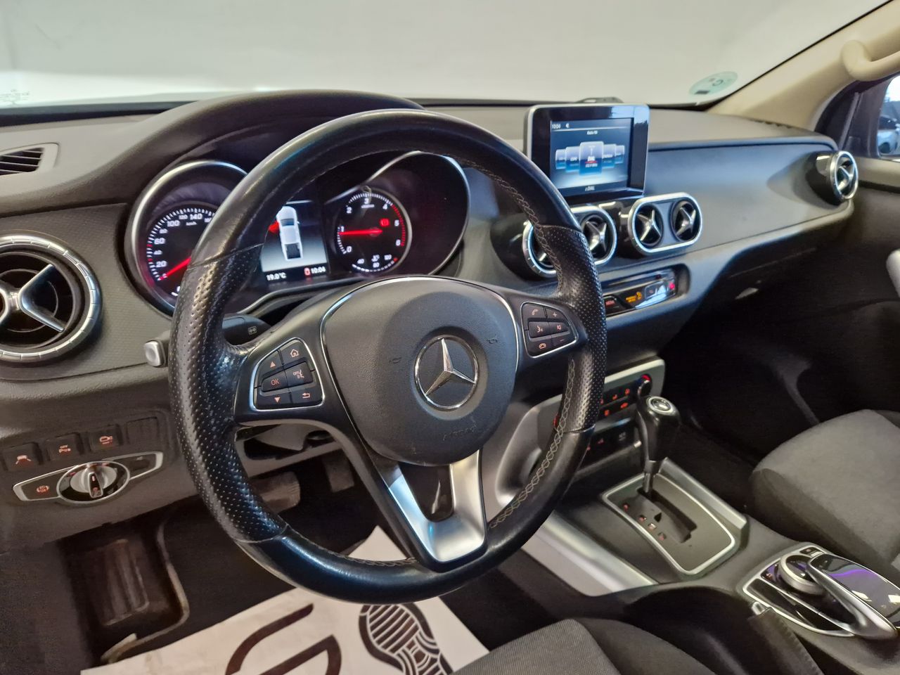 Foto Mercedes-Benz Clase X 2