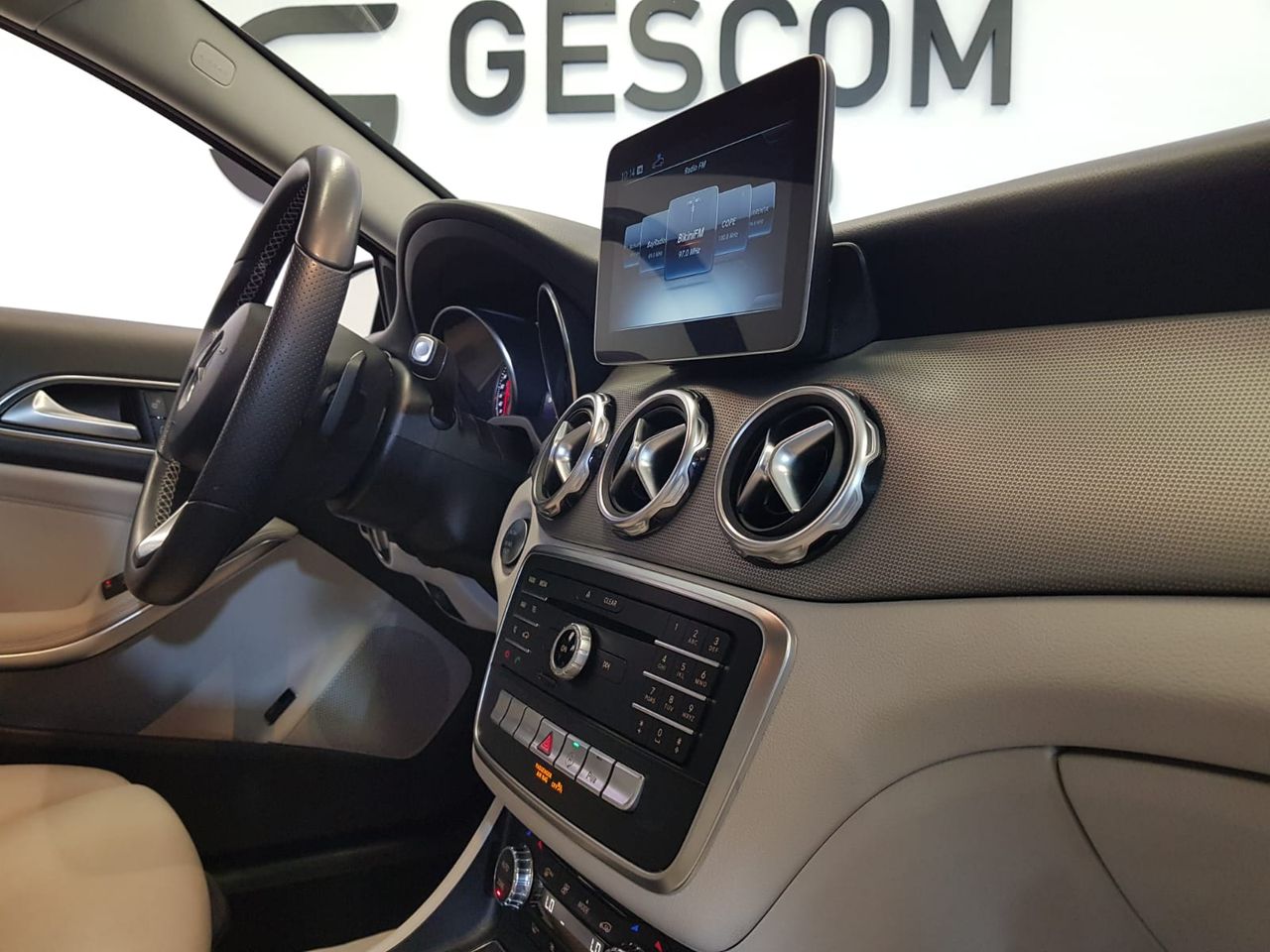 Foto Mercedes-Benz Clase GLA 28