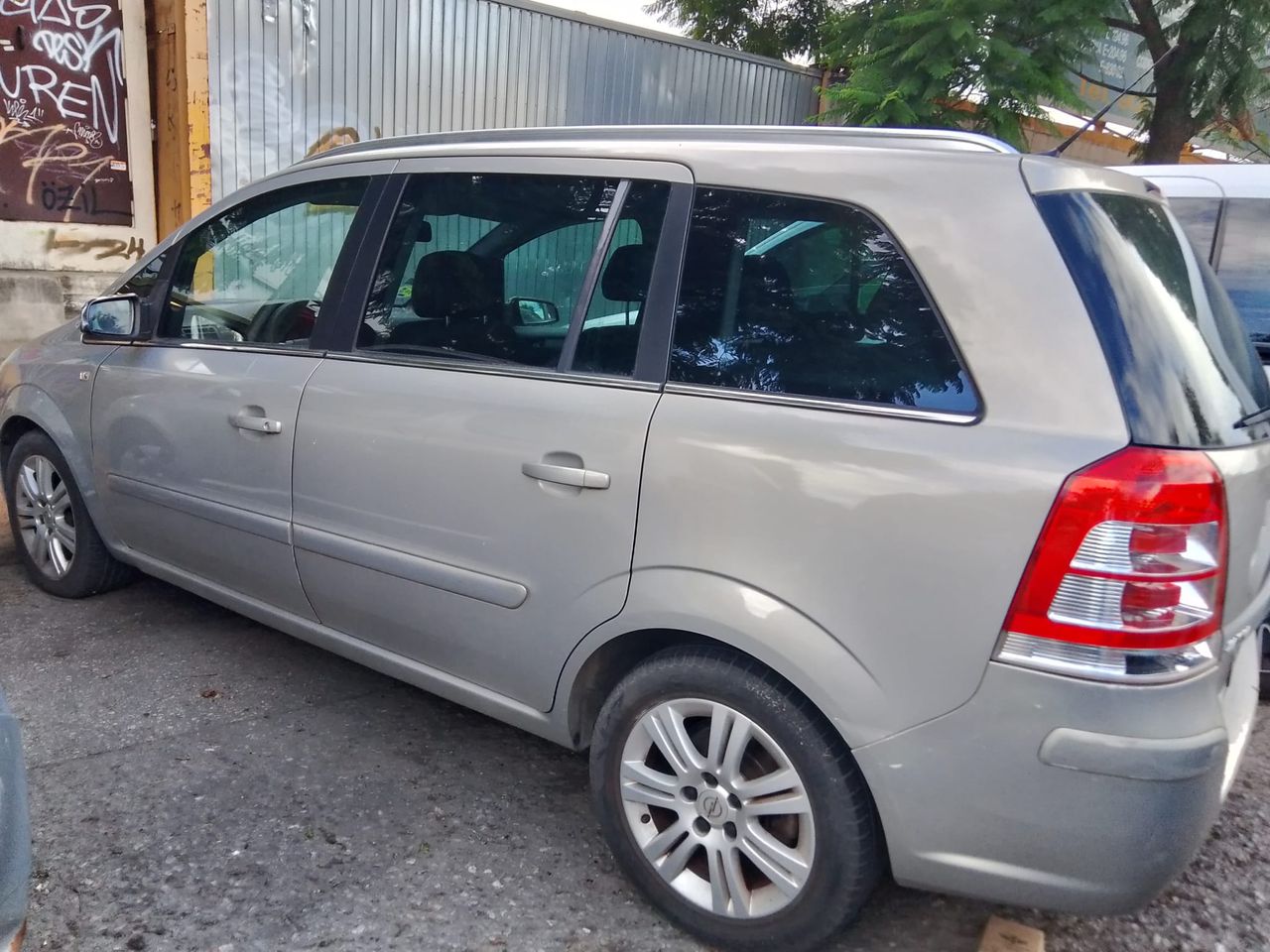 Foto Opel Zafira 4