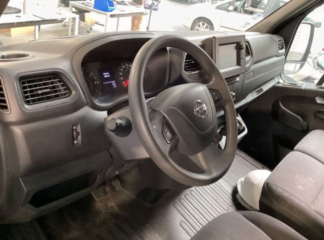 Foto Nissan NV400 5