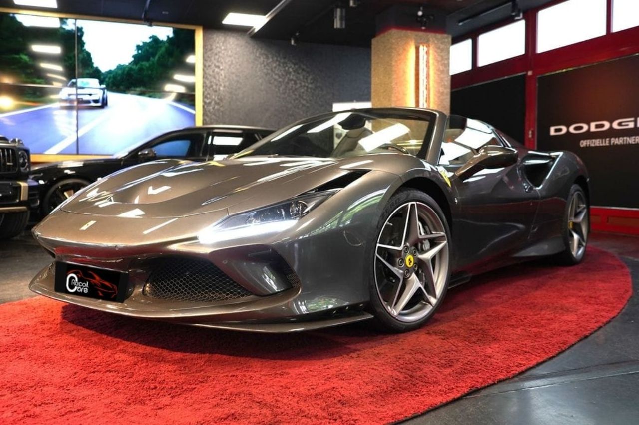 Foto Ferrari F8 1