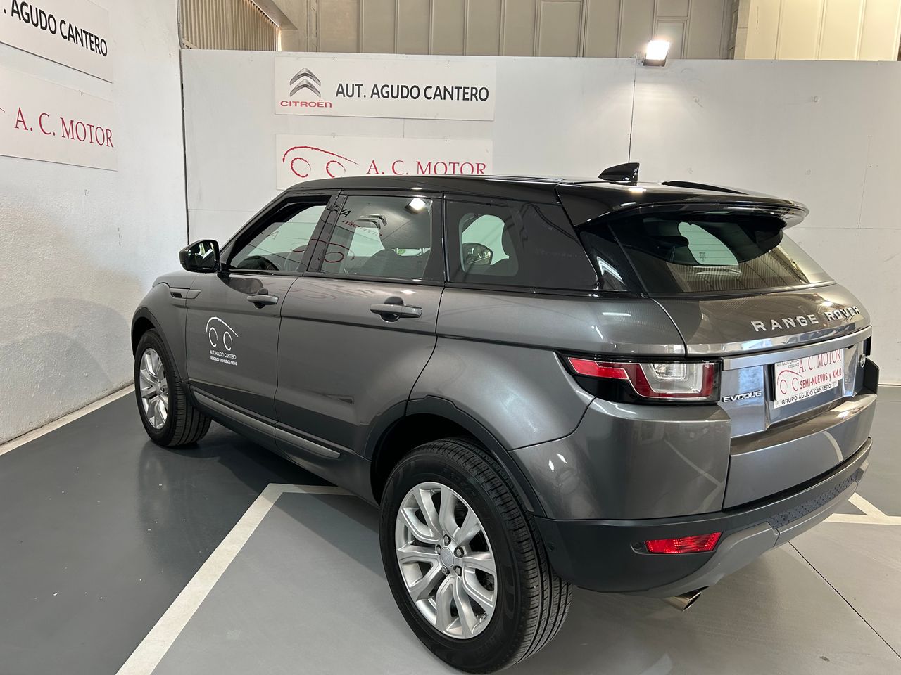 Foto Land-Rover Range Rover Evoque 17