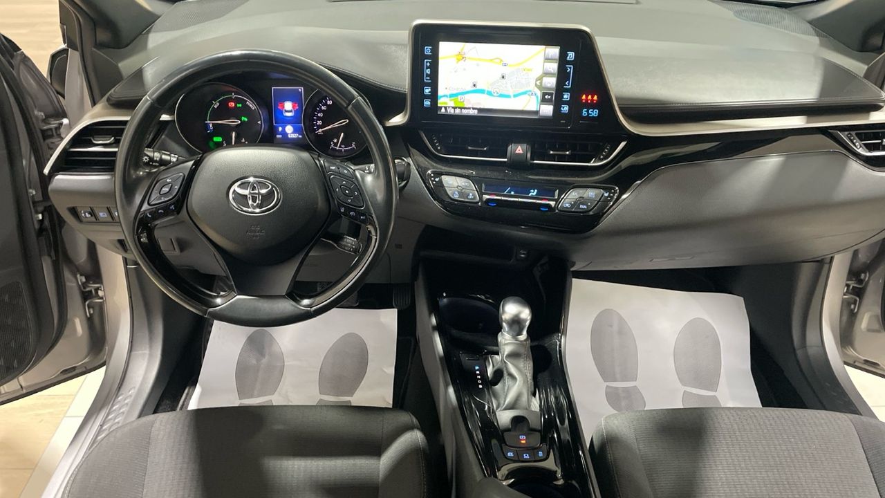 Foto Toyota C-HR 19