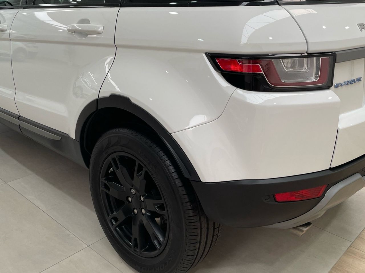 Foto Land-Rover Range Rover Evoque 15