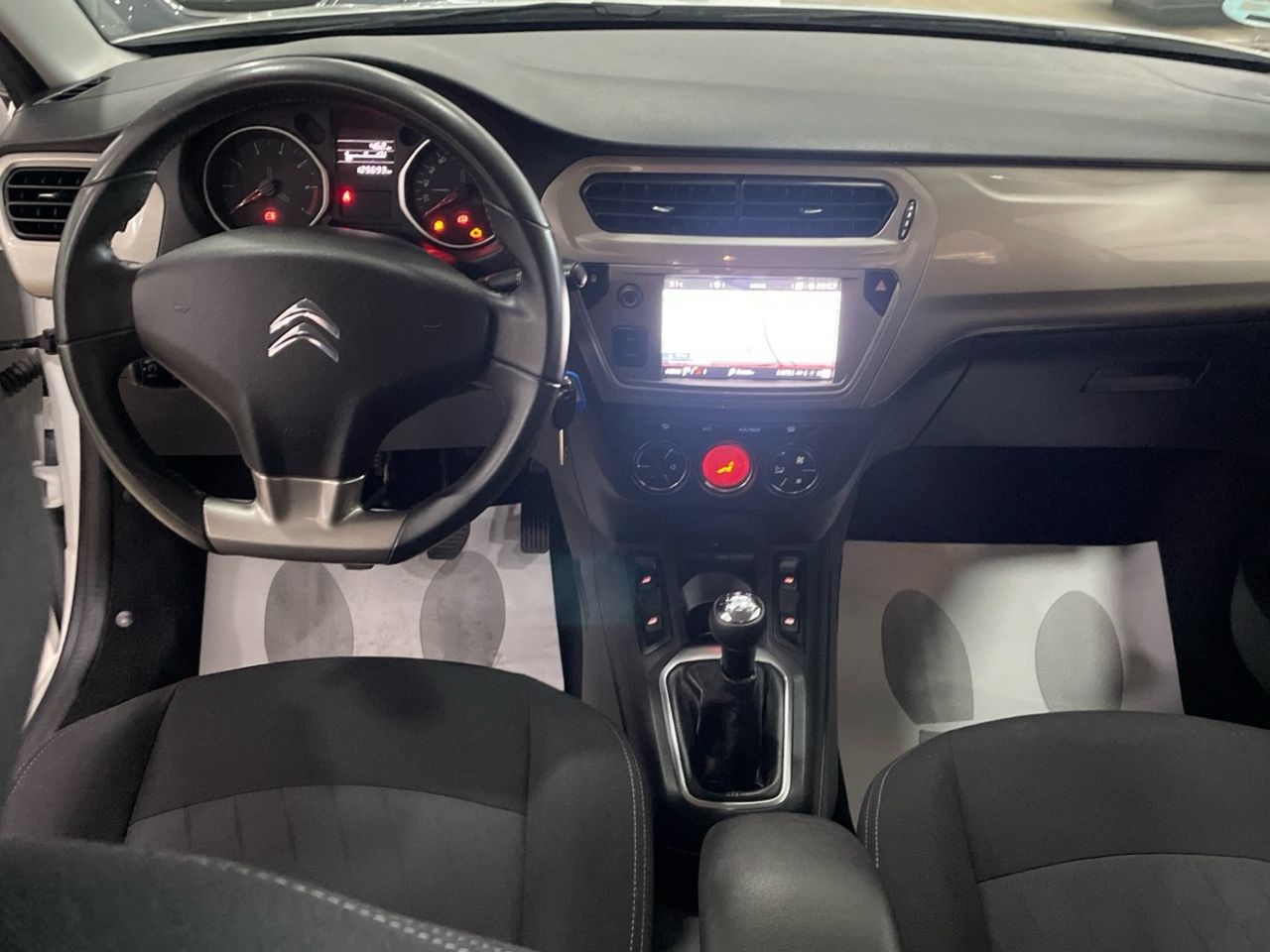 Foto Citroën C-Elysèe 17