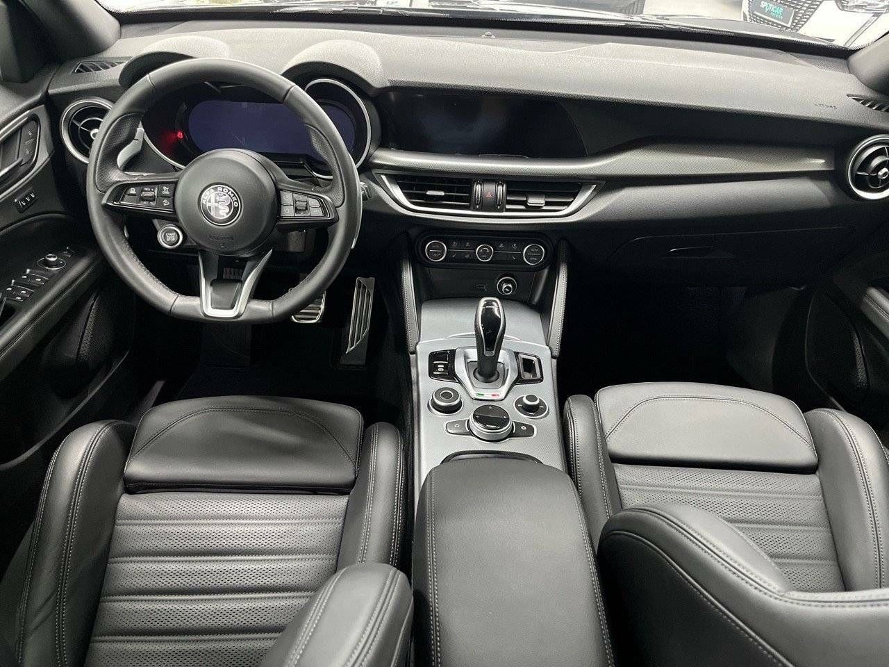 Foto Alfa Romeo Stelvio 8