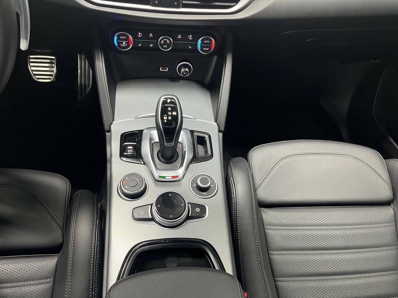 Foto Alfa Romeo Stelvio 18