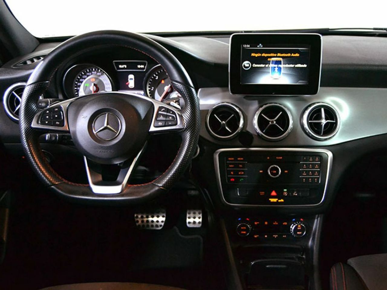 Foto Mercedes-Benz Clase GLA 15