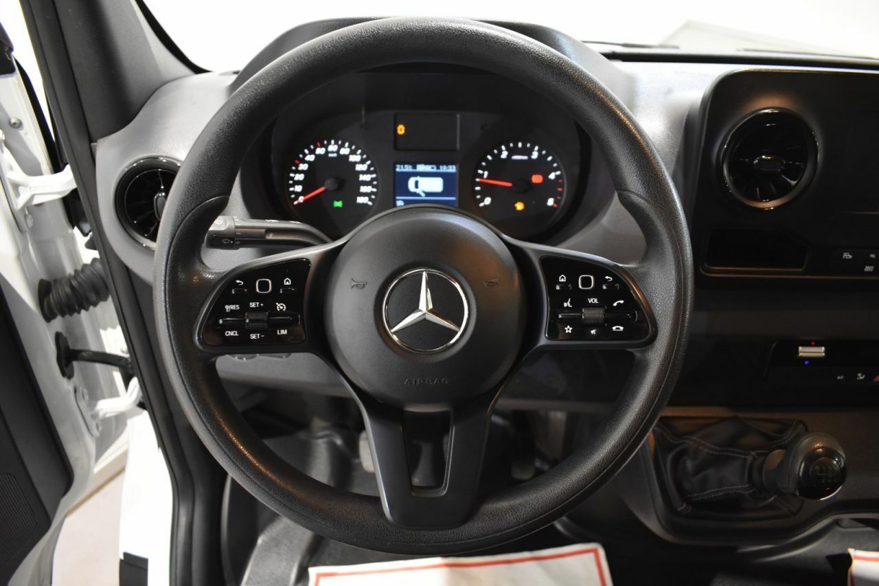 Foto Mercedes-Benz Sprinter 20