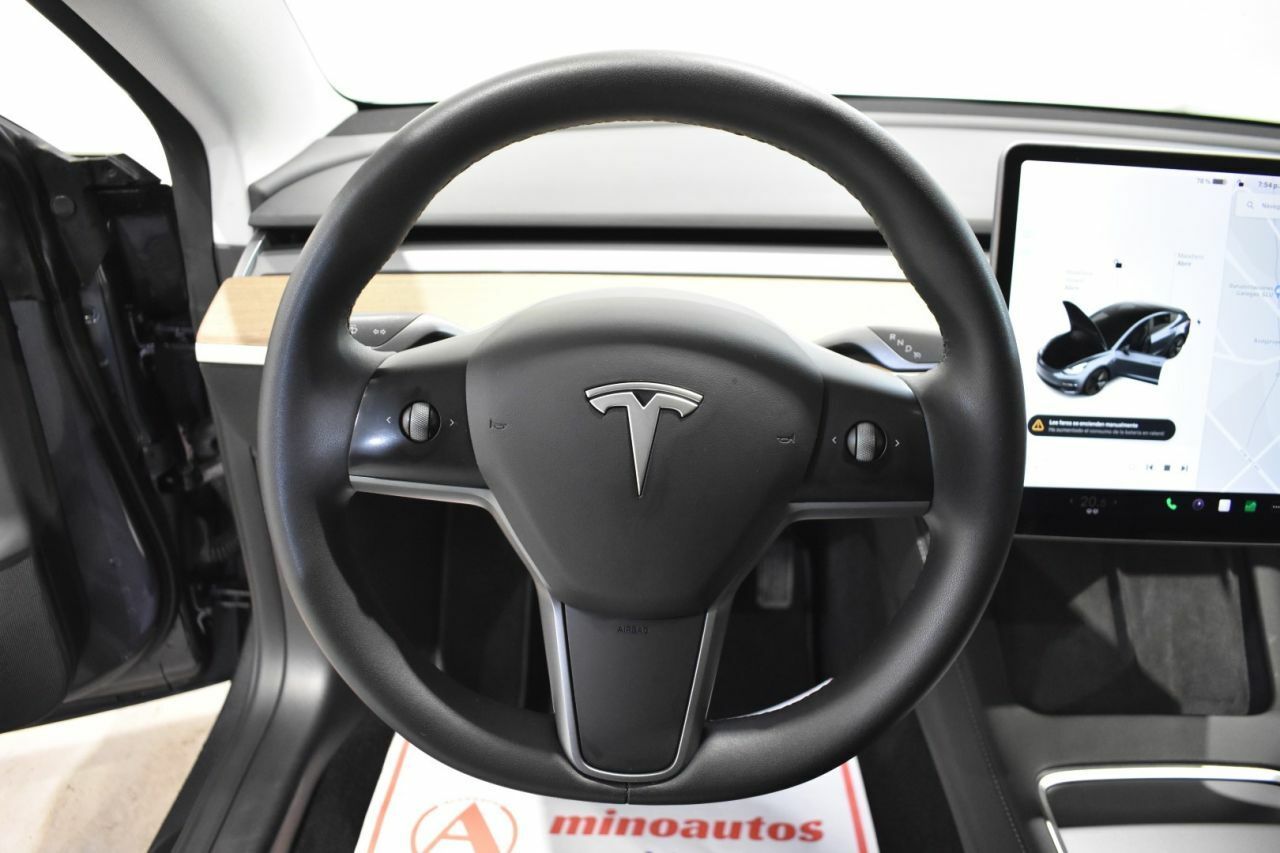 Foto Tesla Model 3 32