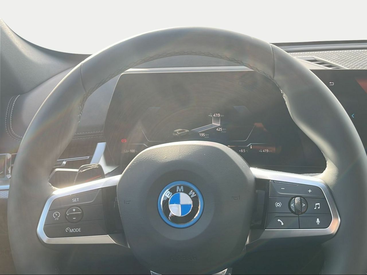 Foto BMW iX1 12