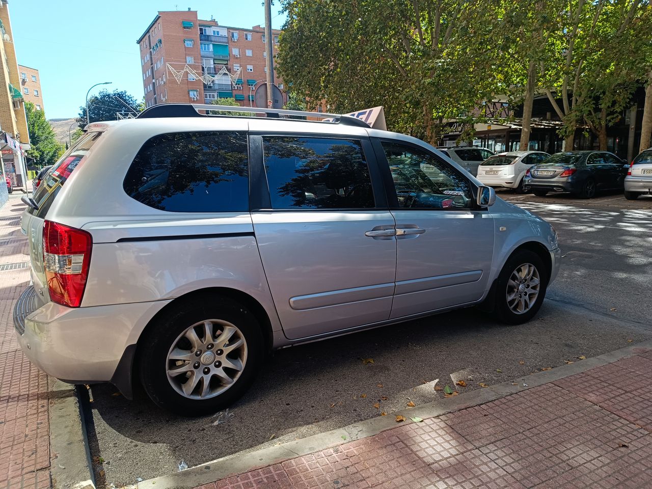 Foto Kia Carnival 4