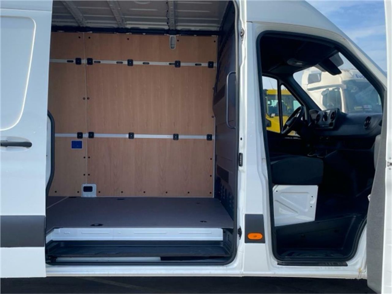 Foto Mercedes-Benz Sprinter 23