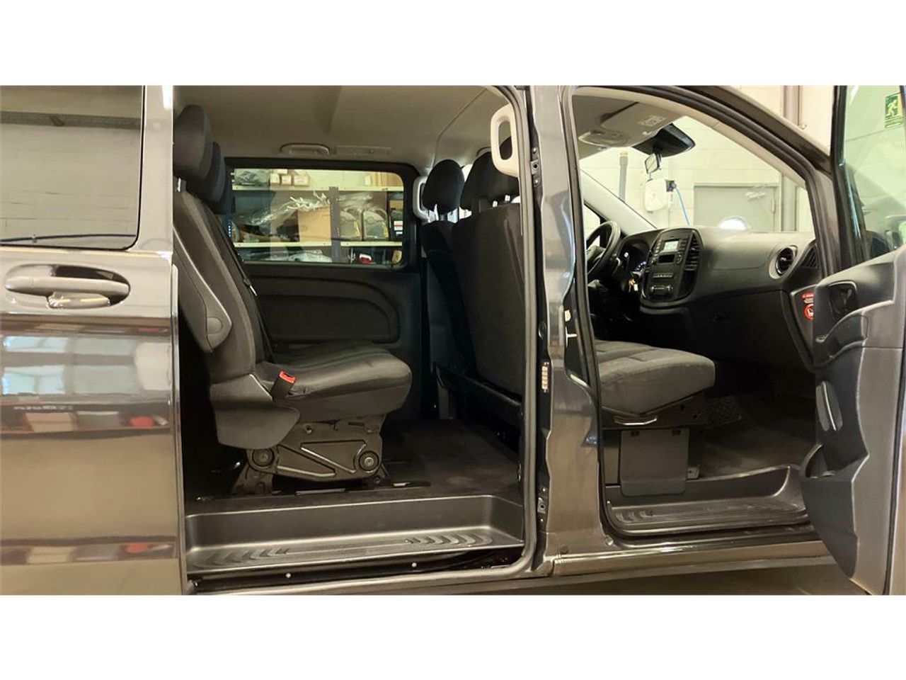 Foto Mercedes-Benz Vito 24