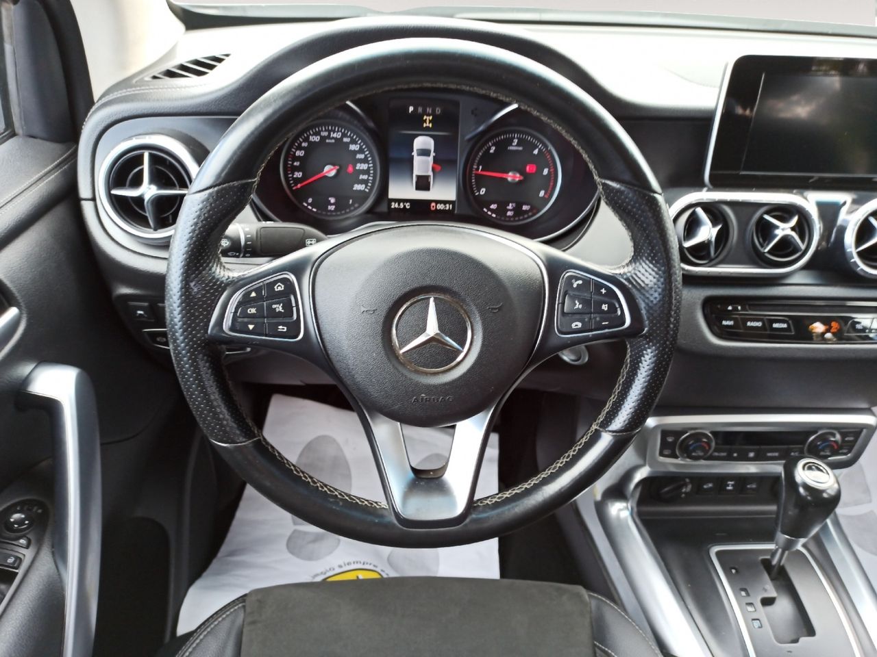 Foto Mercedes-Benz Clase X 8