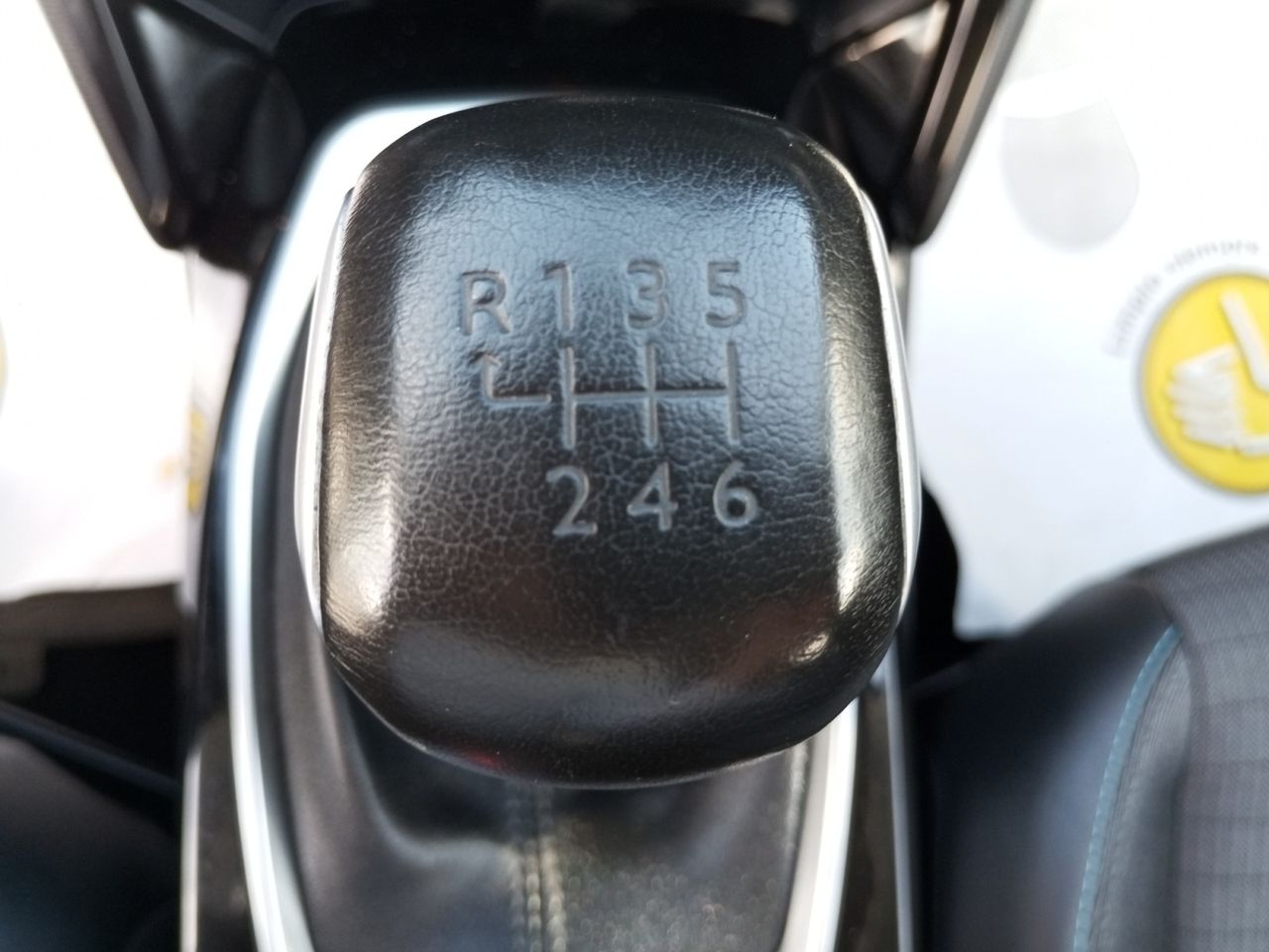 Foto Peugeot 208 14