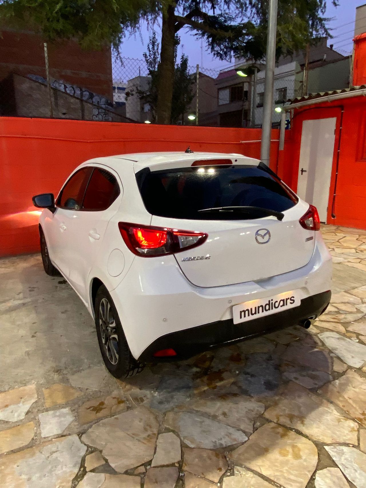 Foto Mazda Mazda2 10